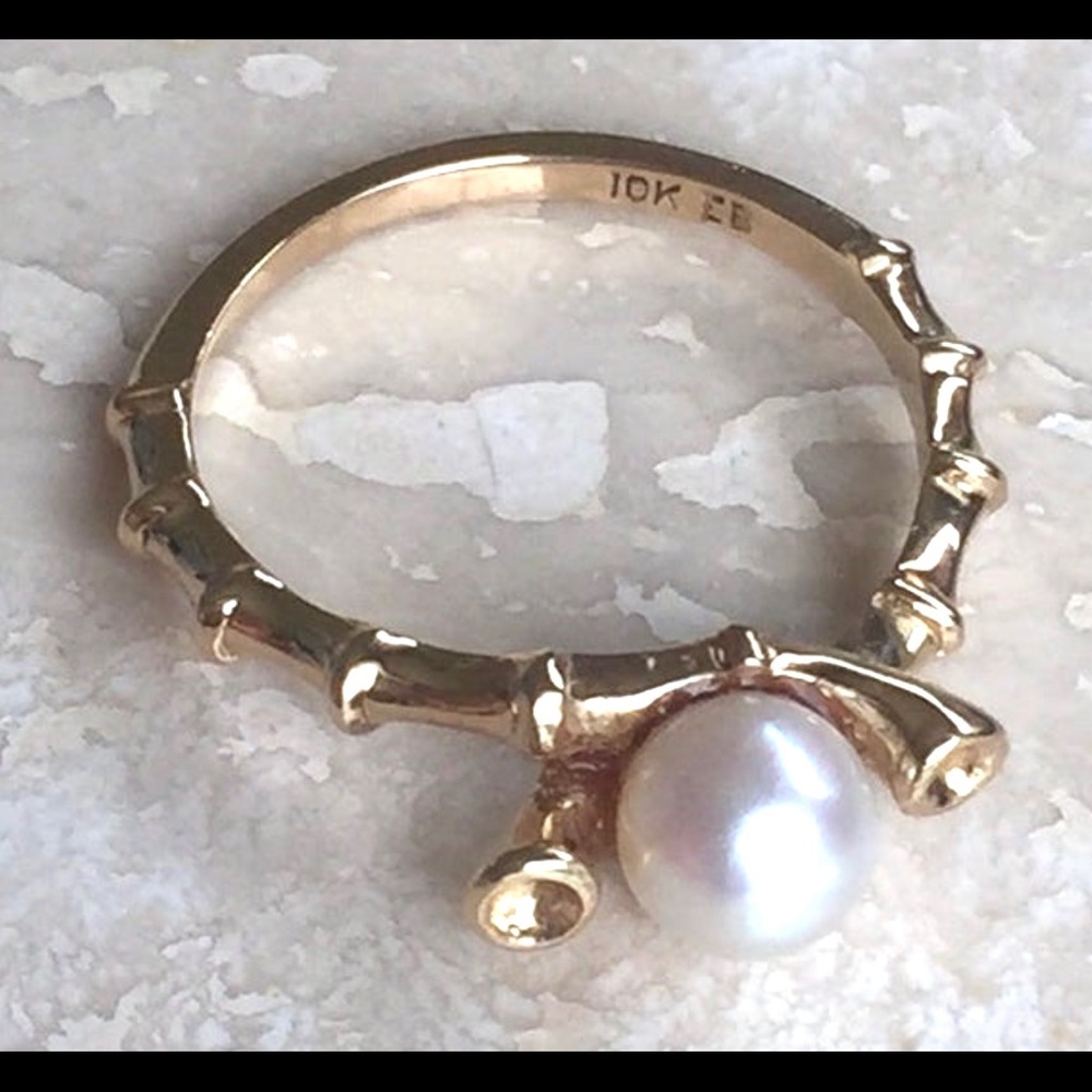 Beautiful 10k Solid Gold Bamboo Style Pearl Ring